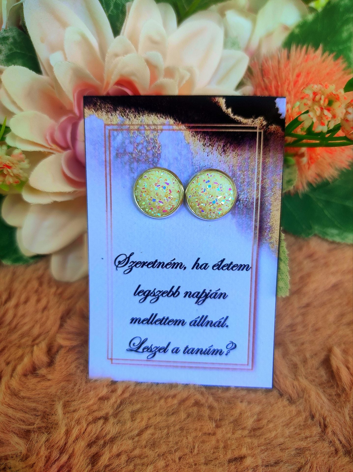 Fehér tanú felkérő fülbevaló